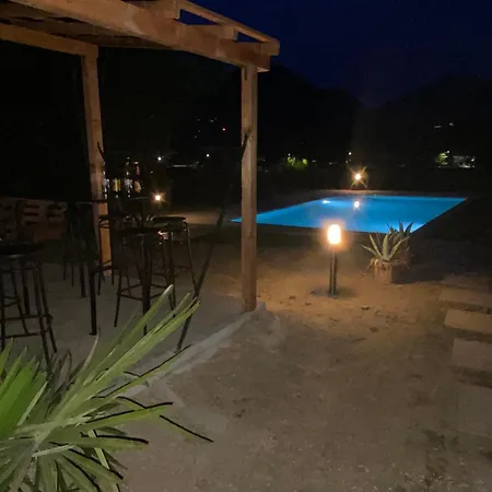 Carlotta With Swimming Pool Colico