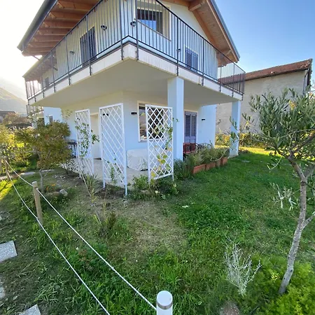 Carlotta With Swimming Pool Villa Colico